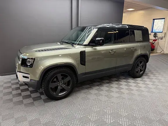 Land Rover Defender 110