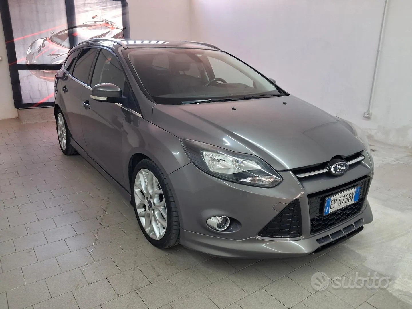 Ford Focus 2012 photo 2
