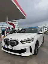 BMW 1 Series 2020 photo 2