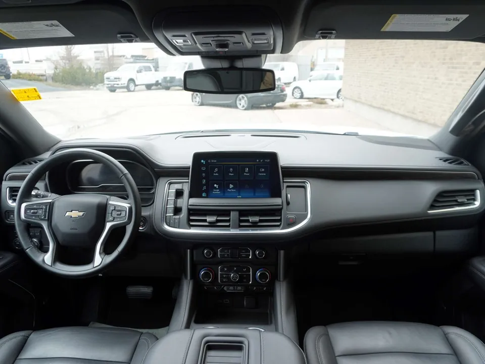 Chevrolet Suburban 2023 photo 3