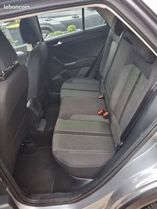 Volkswagen T-Roc 2023 photo 3