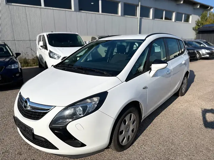 Opel Zafira Tourer 2016 photo 2