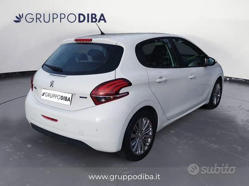 Peugeot 208 2017 photo 5