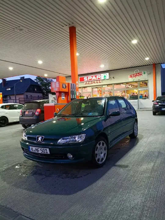 Peugeot 306