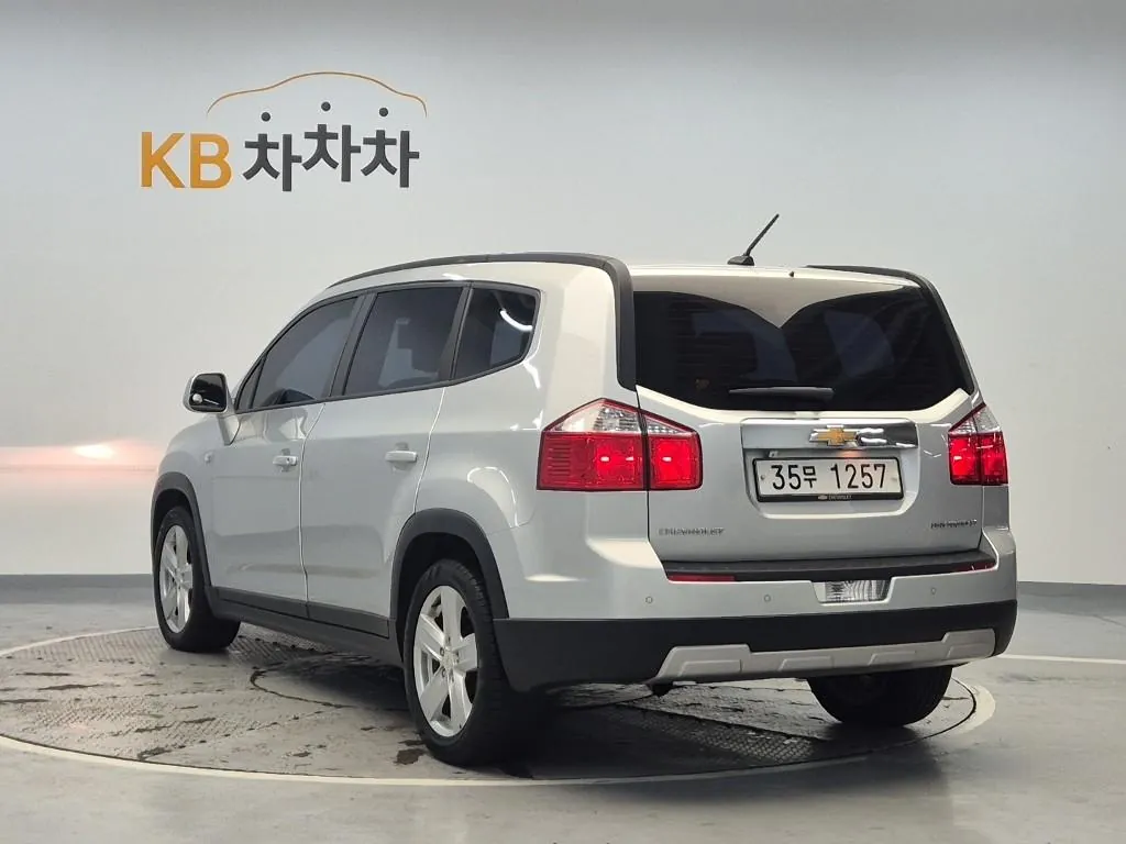 Chevrolet Orlando 2012 photo 2