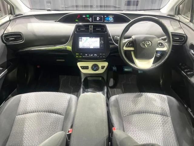 Toyota Prius 2017 photo 2