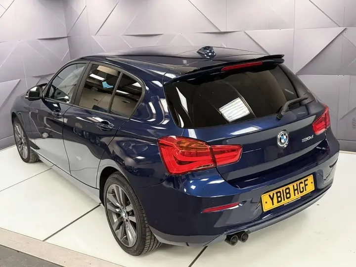 BMW 1 Series 2018 photo 2
