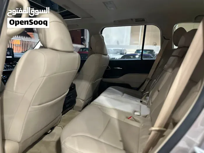 Toyota Land Cruiser Gxr 2022 photo 2