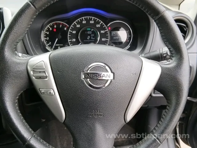 Nissan Note Medalist 2015 photo 2