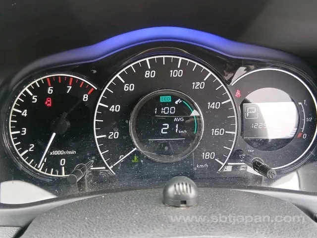 Nissan Note Medalist 2015 photo 4