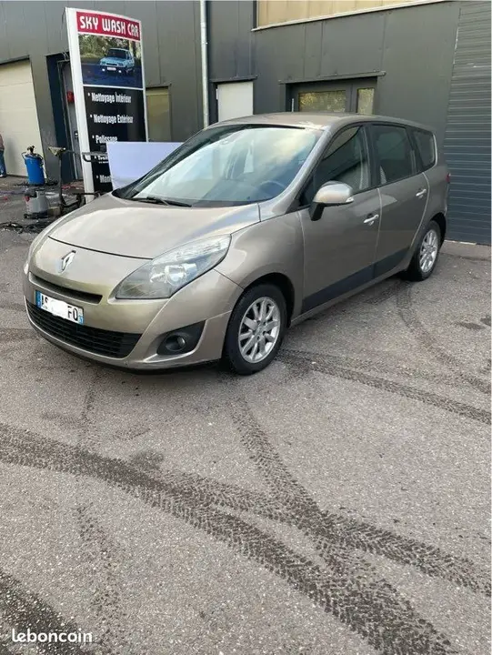 Renault Megane 2010 photo 2