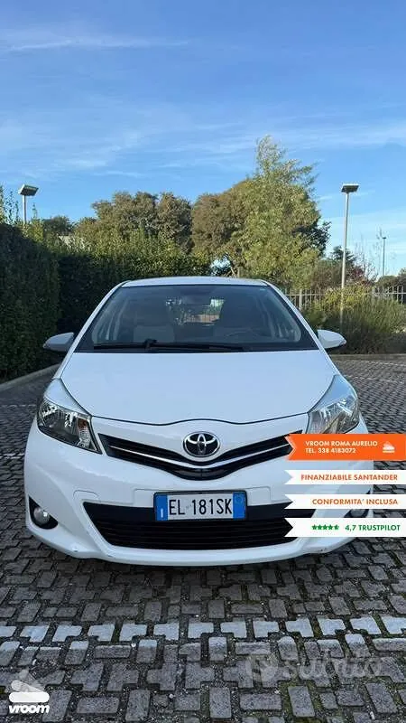 Toyota Yaris 2012 photo 2