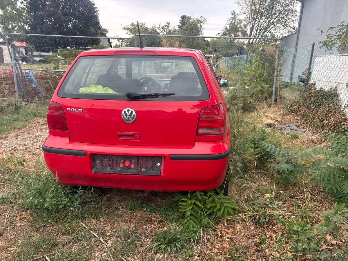 Volkswagen Polo 2000 photo 2