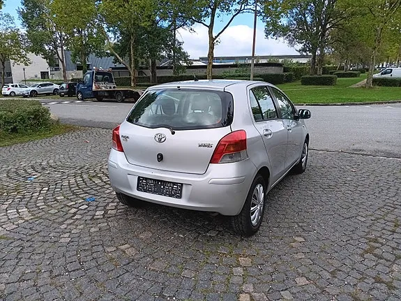 Toyota Yaris 2009 photo 5