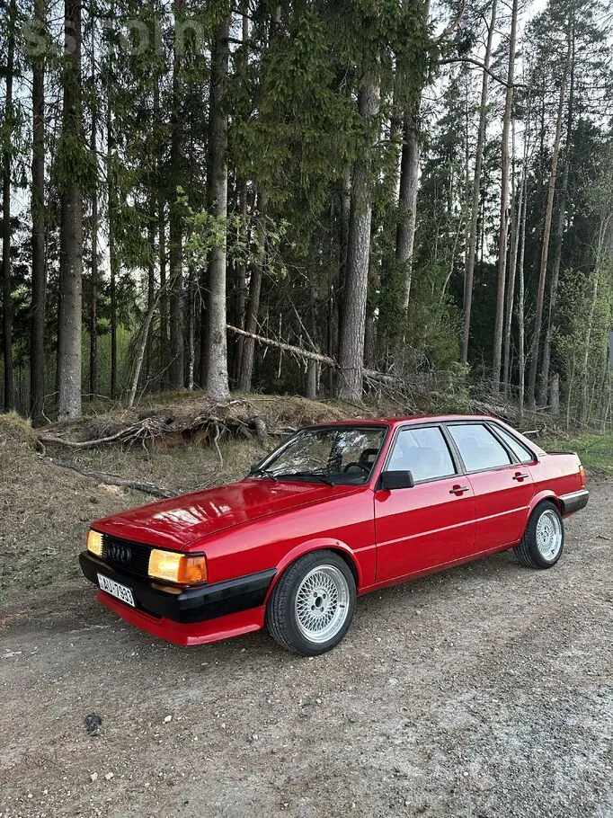 Audi 80 1985 photo 4