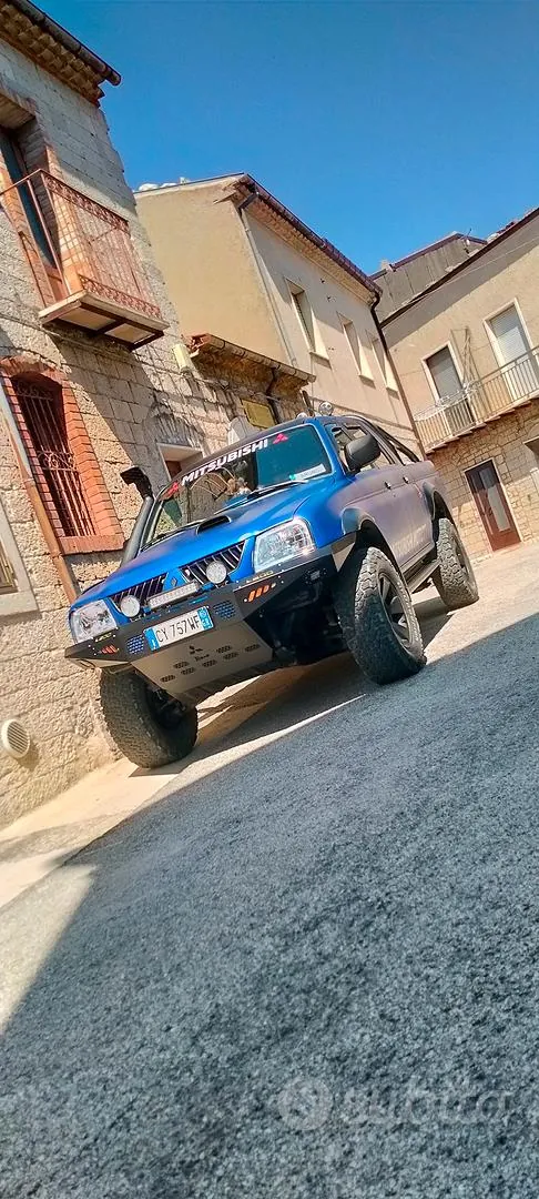 Mitsubishi L200 2005 photo 2
