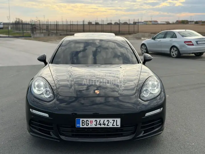 Porsche Panamera 2015 photo 2