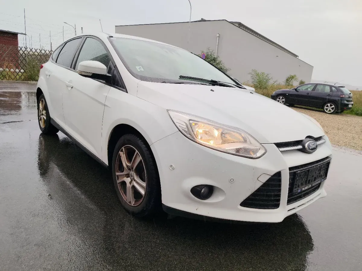 Ford Focus 2014 photo 3