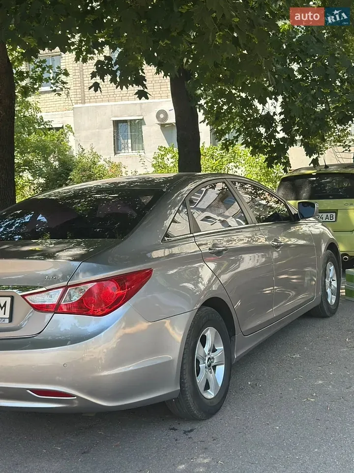 Hyundai Sonata 2013 photo 2