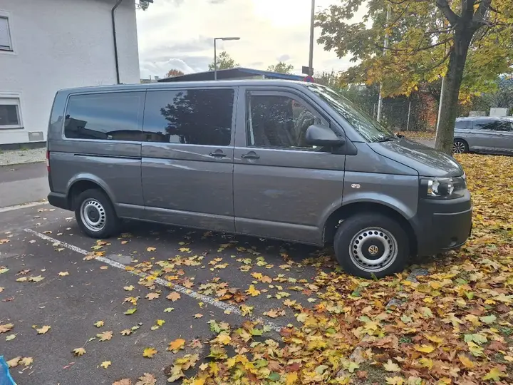 Volkswagen T5 2011 photo 3