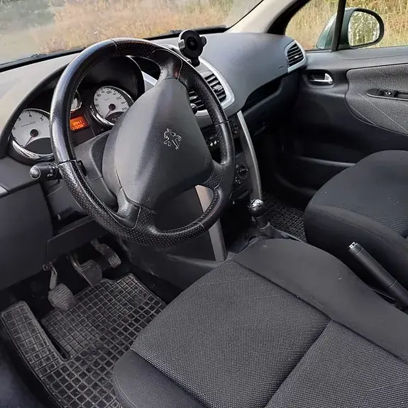 Peugeot 207 2007 photo 5