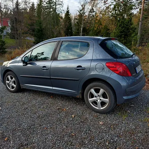 Peugeot 207 2007 photo 3