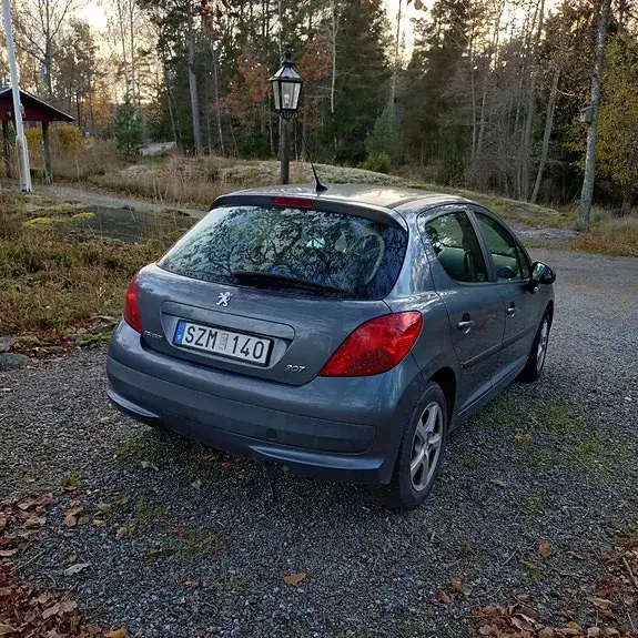 Peugeot 207 2007 photo 2
