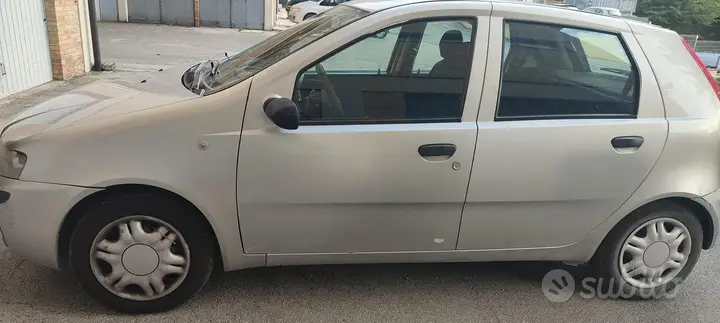 Fiat Punto 2002 photo 2