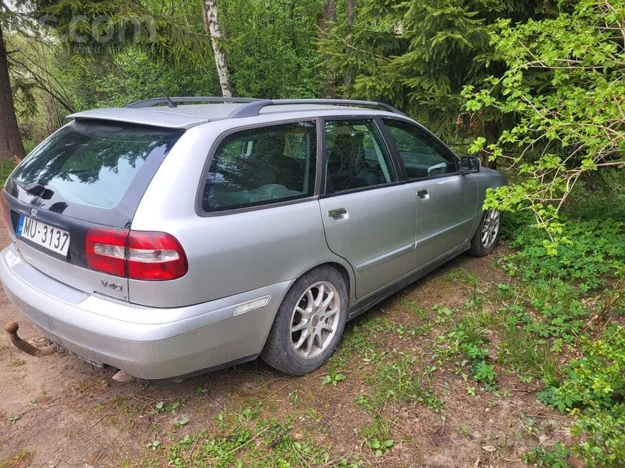 Volvo V40 2003 photo 2