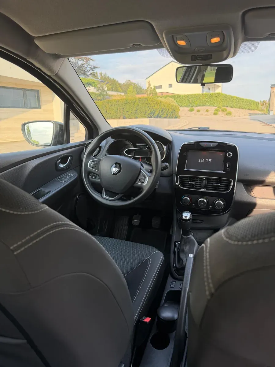 Renault Clio 2017 photo 2