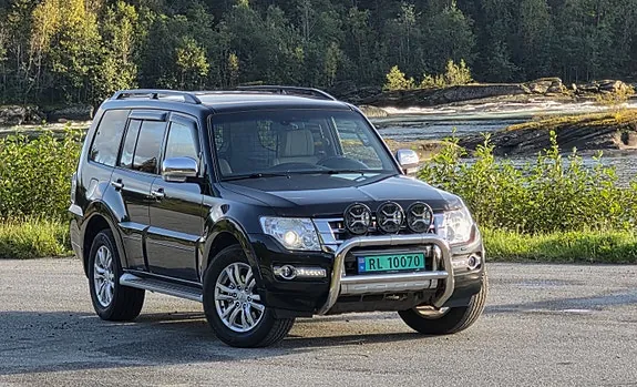 Mitsubishi Pajero 2016 photo 3