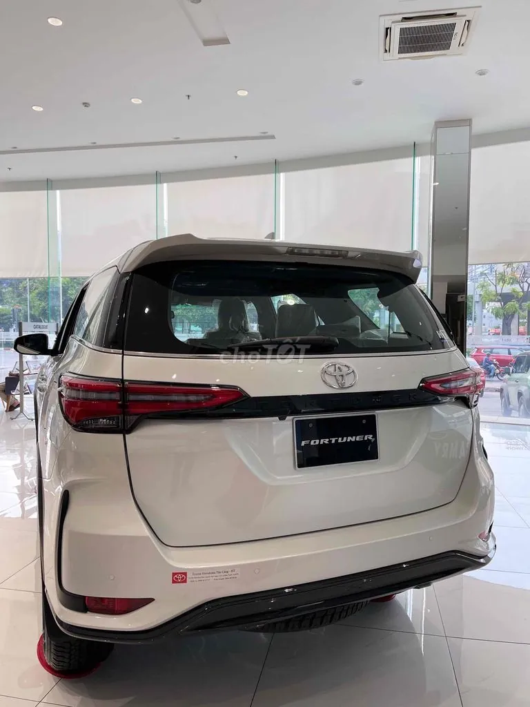 Toyota Fortuner 2026 photo 4