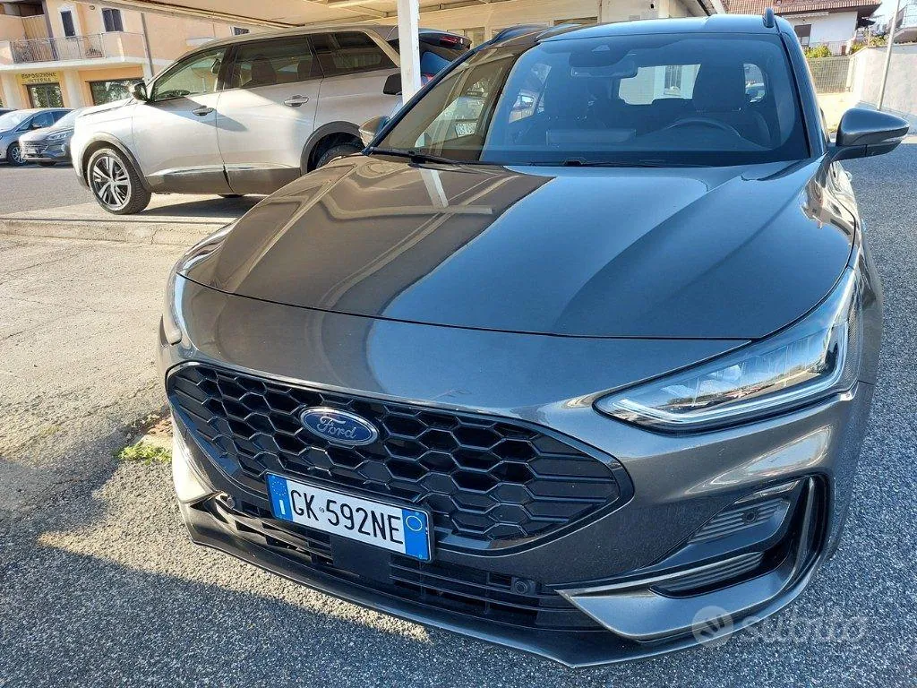 Ford Focus 2022 photo 2