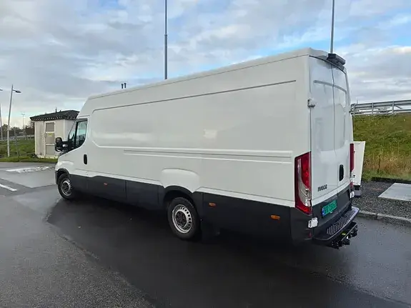 Iveco Daily 2021 photo 2