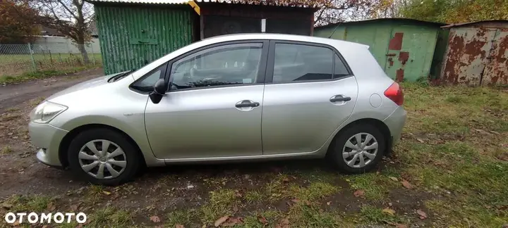 Toyota Auris 2009 photo 3