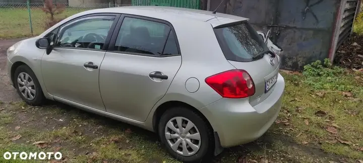 Toyota Auris 2009 photo 4