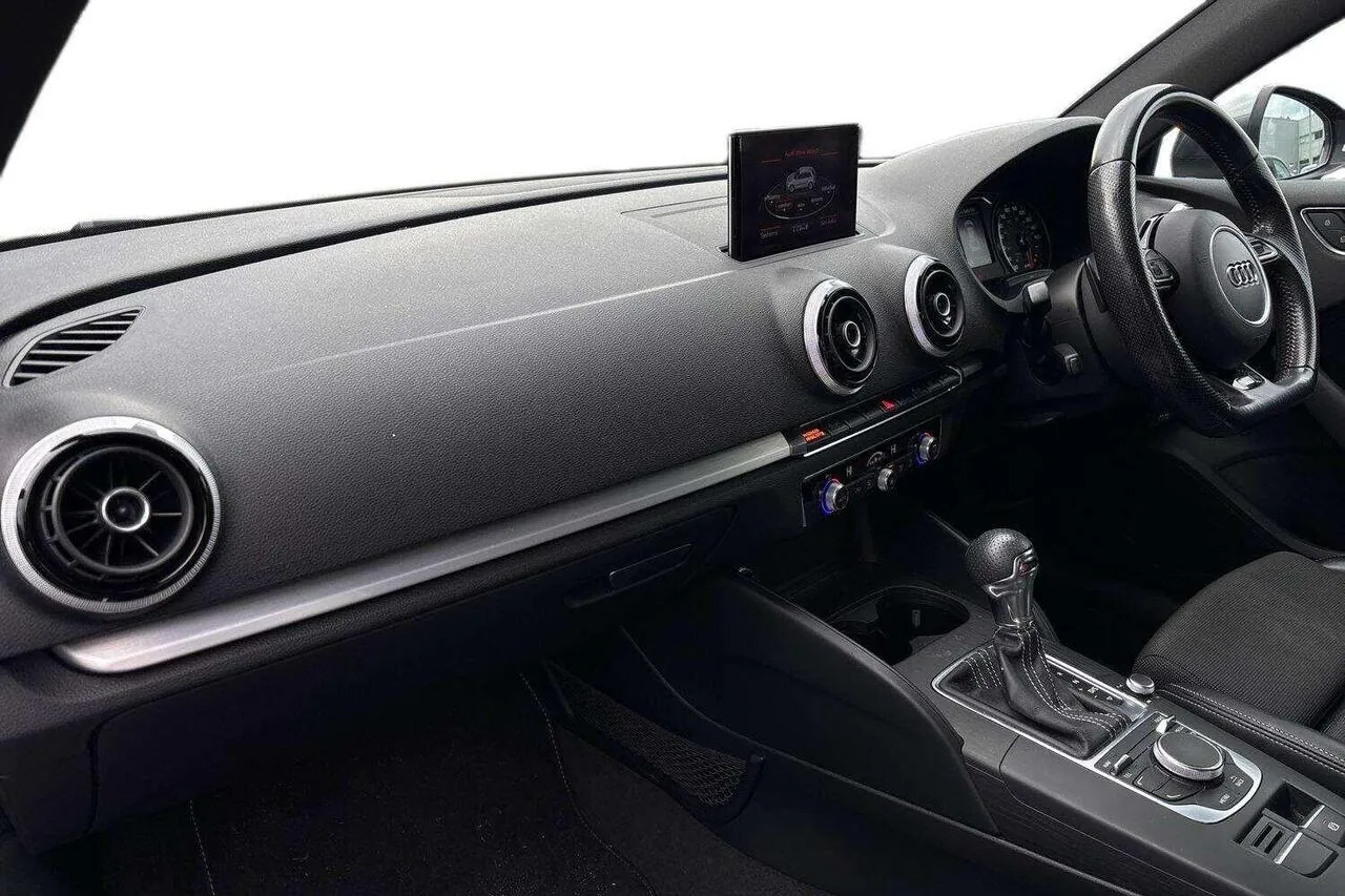 Audi A3 2016 photo 2