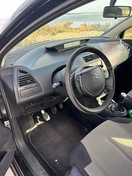 Citroen C4 2008 photo 4