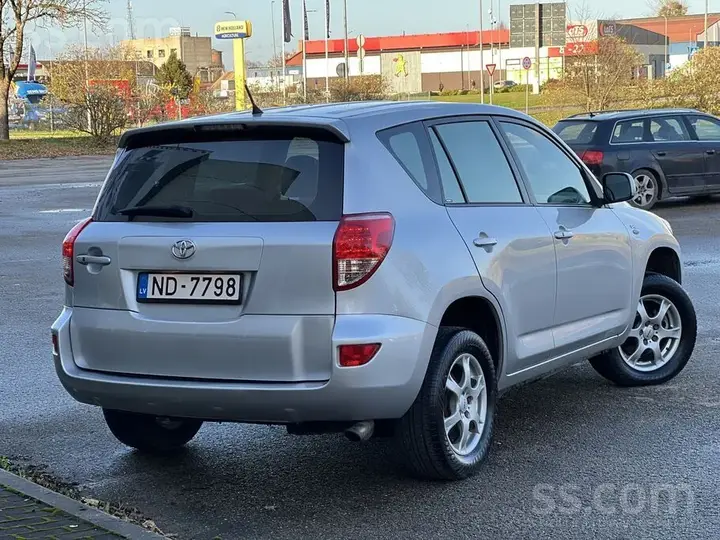 Toyota Rav4 2009 photo 2
