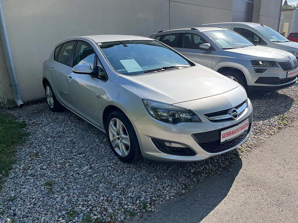 Opel Astra 2014 photo 2
