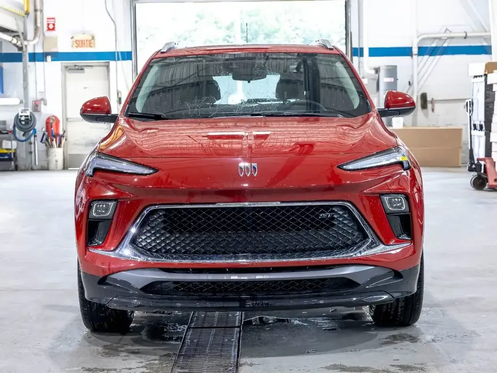 Buick Encore 2026 photo 2