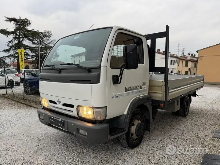 Nissan Cabstar 2003 photo 3