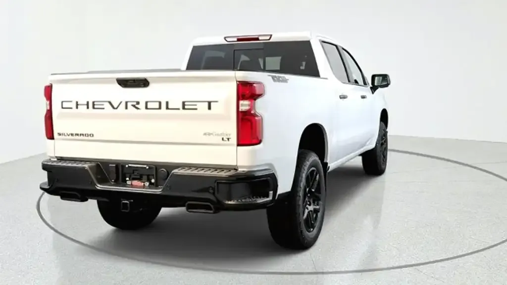Chevrolet Silverado 1500 2026 photo 3
