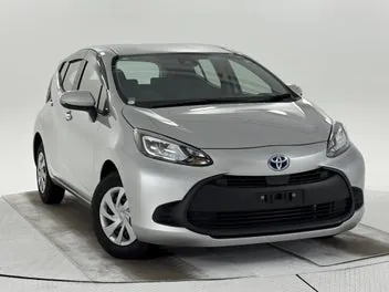 Toyota Aqua 2023 photo 2