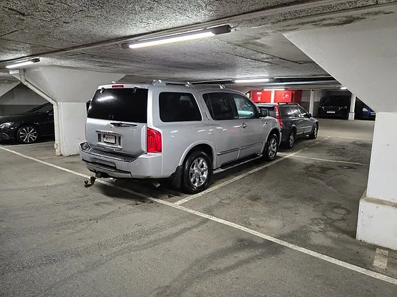 Infiniti Qx56 2004 photo 2