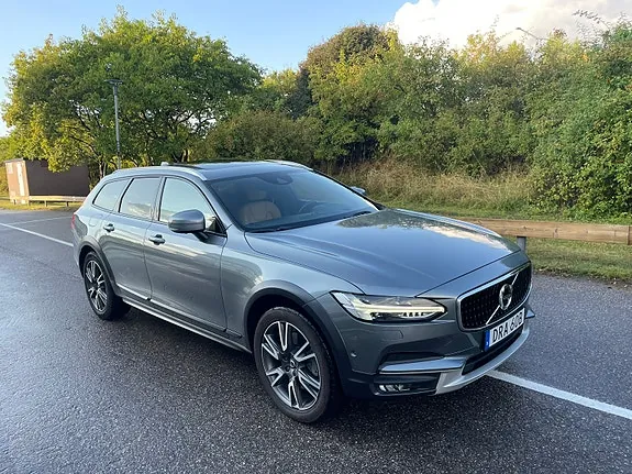 Volvo V90 Cross Country