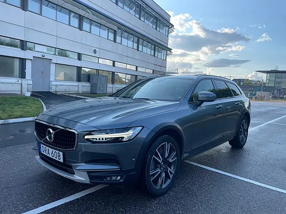 Volvo V90 Cross Country 2018 photo 2