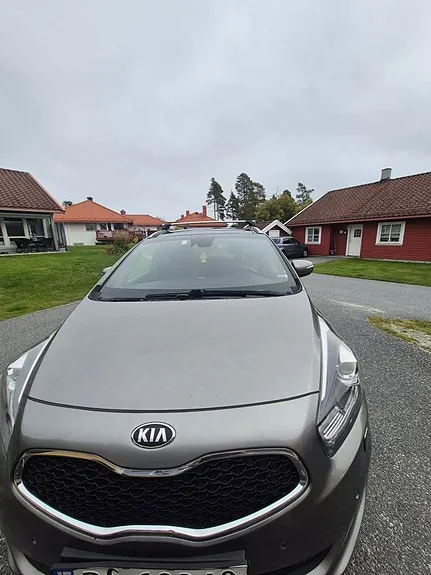 Kia Carens 2014 photo 2