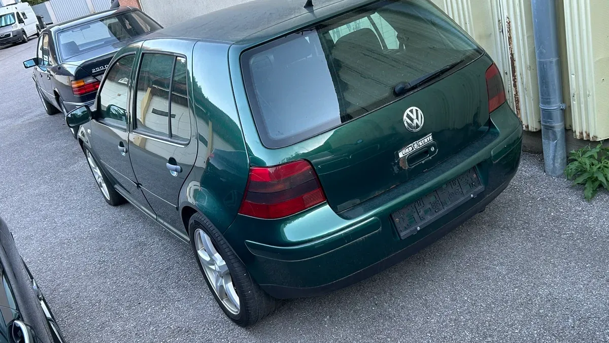 Volkswagen Golf 2002 photo 2