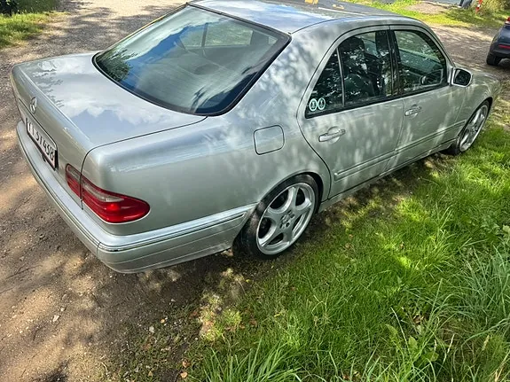 Mercedes-Benz E280 1999 photo 3